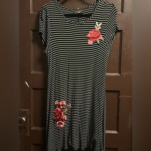 Discreet Black and White Striped Top